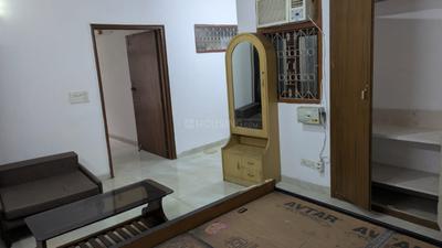 Bedroom Image of 800 Sq.ft 1 BHK Builder Floor for rent in Safdarjung Enclave New Delhi for Rs. 40000