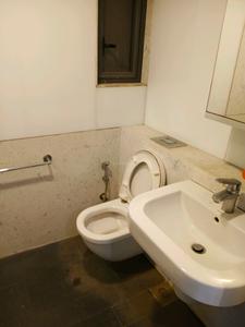 Common Bathroom Image of 1000 Sq.ft 2 BHK Apartment / Flat for rent in Colaba Mumbai for Rs. 150000