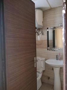 Common Bathroom Image of 455 Sq.ft 1 RK Apartment / Flat for rent in Supertech Ecociti, Sector 137 Noida for Rs. 19500