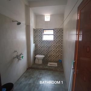 Bathroom Image of 1200 Sq.ft 3 BHK Builder Floor for rent in Delatoli Ranchi for Rs. 17000