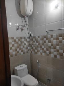 Bathroom Image of 1111 Sq.ft 2 BHK Apartment / Flat for rent in RWA Lajpat Nagar 4 Colonies, Lajpat Nagar New Delhi for Rs. 39900