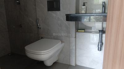 Bathroom Image of 550 Sq.ft 1 BHK Apartment / Flat for rent in Godrej Urban Park, Powai Mumbai for Rs. 58000