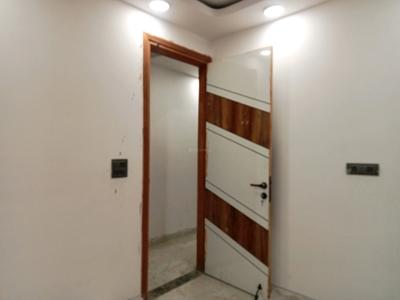 Bedroom Image of 1000 Sq.ft 3 BHK Builder Floor for sale in Govindpuri New Delhi for Rs. 7400000