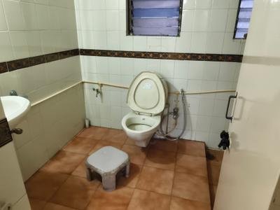 Bathroom Image of 600 Sq.ft 1 BHK Apartment / Flat for rent in Paranjape Ojas, Pashan Pune for Rs. 26000
