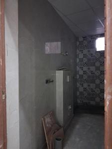 Common Bathroom Image of 600 Sq.ft 1 BHK Apartment / Flat for sale in Sector 73 Noida for Rs. 2900000