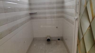 Bathroom Image of 650 Sq.ft 2 BHK Apartment / Flat for sale in Airport Gate No 2 Kolkata for Rs. 2500000
