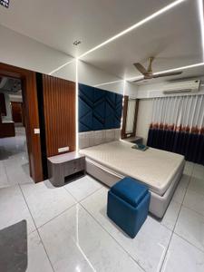 Bedroom Image of 2600 Sq.ft 3 BHK Apartment / Flat for rent in Bodakdev Ahmedabad for Rs. 60000