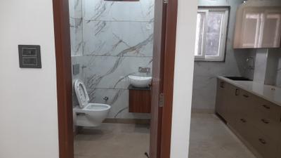 Bathroom Image of 400 Sq.ft 1 BHK Builder Floor for rent in Janakpuri New Delhi for Rs. 22000