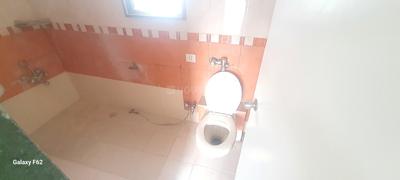 Bathroom Image of 2000 Sq.ft 4.5 BHK Apartment / Flat for rent in Wonder Futura 1, Kothrud Pune for Rs. 60000