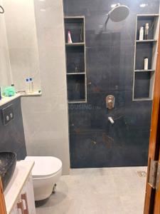 Bathroom Image of 2230 Sq.ft 3 BHK Apartment / Flat for rent in BPTP Green Oaks Boulevard, Sector 70A Gurgaon for Rs. 40000