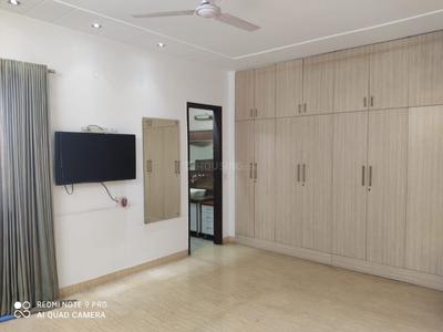 Bedroom Image of 2520 Sq.ft 4 BHK Builder Floor for sale in Punjabi Bagh New Delhi for Rs. 55000000