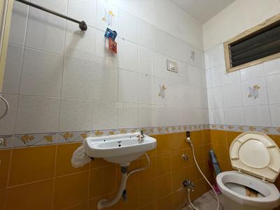 Bathroom Image of 950 Sq.ft 2 BHK Apartment / Flat for sale in Akota Vadodara for Rs. 2500000