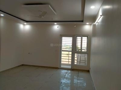 Hall Image of 930 Sq.ft 2 BHK Apartment / Flat for rent in Eldeco Saubhagyam Phase 2, Vrindavan Yojana Lucknow for Rs. 18000
