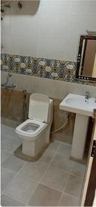 Bathroom Image of 1500 Sq.ft 3 BHK Apartment / Flat for rent in Cox Town Bengaluru for Rs. 65000