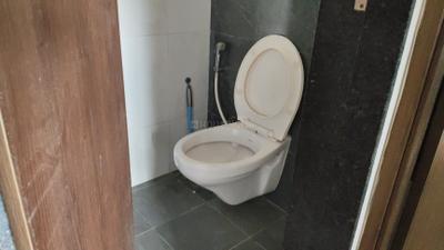 Bathroom Image of 559 Sq.ft 1 BHK Apartment / Flat for rent in Shapoorji Pallonji Joyville Hadapsar Annexe, Shewalewadi Pune for Rs. 22500