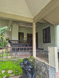 Image of 2000 Sq.ft 3 BHK Independent House for rent in Vellarangal, Manjeri for Rs. 15000