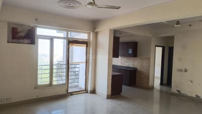 Living Room Image of 1760 Sq.ft 3 BHK Apartment / Flat for rent in Gardenia Glory, Sector 46 Noida for Rs. 36000