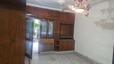 Living Room Image of 2000 Sq.ft 3 BHK Apartment / Flat for sale in Sarita Vihar New Delhi for Rs. 23000000