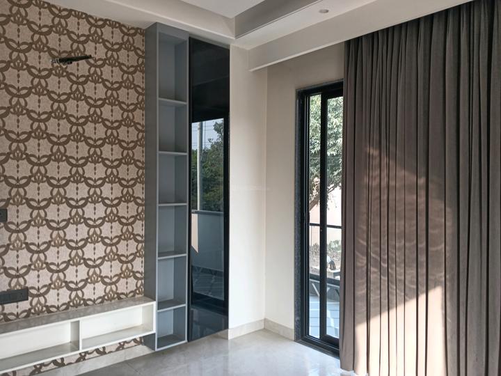 Sector 25, DLF Phase 2 Bedroom One 1