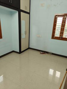 Bedroom Image of 800 Sq.ft 2 BHK Builder Floor for rent in Chinnamuthalaipatti Namakkal for Rs. 10000