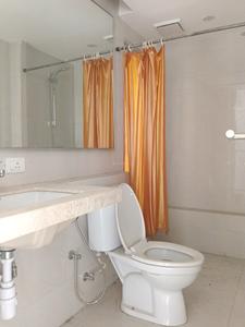 Common Bathroom Image of 776 Sq.ft 2 BHK Apartment / Flat for rent in Hiranandani Fortuna B, Hiranandani Estate Thane for Rs. 45000