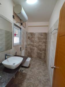 Bathroom Image of 3250 Sq.ft 4 BHK Apartment / Flat for rent in Adani La Marina, Shantigram Ahmedabad for Rs. 115000