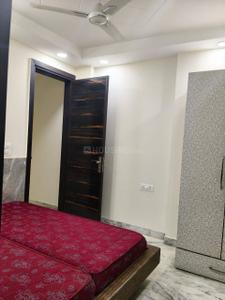 Bedroom Image of 900 Sq.ft 3 BHK Builder Floor for rent in Shalimar Bagh New Delhi for Rs. 38000
