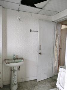 Common Bathroom Image of 2000 Sq.ft 3 BHK Apartment / Flat for sale in Vikram Golf View Condos by Vikram Properties And Builder, Sector 19 Dwarka New Delhi for Rs. 45000000