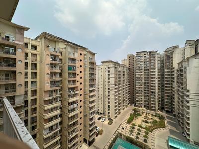 Image of 1052 Sq.ft 2 BHK Apartment / Flat for rent in Supertech Ecociti, Sector 137, Noida for Rs. 35000