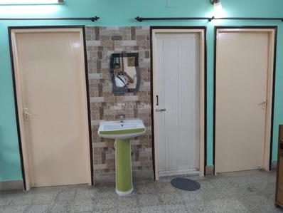 Bedroom Image of 800 Sq.ft 2.5 BHK Apartment / Flat for sale in Tollygunge Kolkata for Rs. 3600000