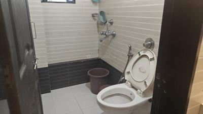 Bathroom Image of 600 Sq.ft 1 BHK Apartment / Flat for rent in Meera Nagar Garden, Koregaon Park Pune for Rs. 38000