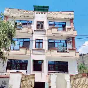 Building Image of 1001 Sq.ft 4 BHK Apartment / Flat for sale in Dayal Bagh Agra for Rs. 5000000