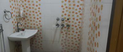Bathroom Image of 900 Sq.ft 1 RK Independent House for rent in Shastri Nagar Ghaziabad for Rs. 5000