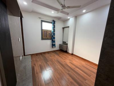 Bedroom Image of 1100 Sq.ft 3 BHK Builder Floor for sale in Janakpuri New Delhi for Rs. 14500000