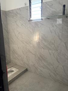 Bathroom Image of 1000 Sq.ft 2 BHK Apartment / Flat for rent in Omkar Nagar Nagpur for Rs. 20000
