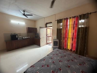 Bedroom Image of 800 Sq.ft 1 BHK Builder Floor for rent in Shaheed Bhagat Singh Nagar Ludhiana for Rs. 10000