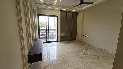 Bedroom Image of 2700 Sq.ft 4.5 BHK Builder Floor for sale in Punjabi Bagh New Delhi for Rs. 62500000