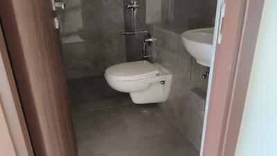 Image of 700 Sq.ft 2 BHK Apartment / Flat for sale in Sheth Auris Bliss, Malad West, Mumbai for Rs. 21000000