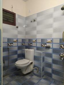 Bathroom Image of 1280 Sq.ft 2 BHK Builder Floor for sale in Neelankarai Chennai for Rs. 11000000