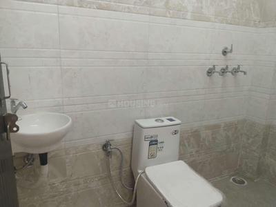 Bathroom Image of 800 Sq.ft 3 BHK Independent House for rent in Govindpuram Ghaziabad for Rs. 25000