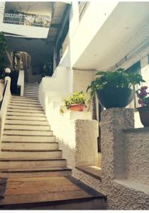 Balcony Image of 750 Sq.ft 1 BHK Independent House for rent in White House, Malabar Hill Mumbai for Rs. 125000