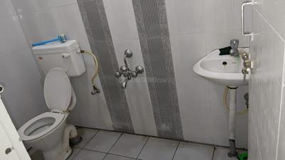 Bathroom Image of 950 Sq.ft 2 BHK Apartment / Flat for rent in CARP Sumukha Paradise, Varadharaja Nagar Bengaluru for Rs. 16000
