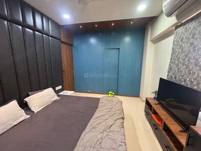 Bedroom Image of 1800 Sq.ft 3 BHK Apartment / Flat for sale in Himalaya and Mainland Pinnacle II, Tragad Ahmedabad for Rs. 8200000