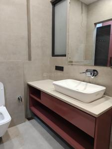 Bathroom Image of 5000 Sq.ft 4.5 BHK Duplex for rent in Sector 35 Noida for Rs. 140000