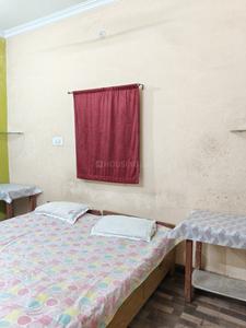 Bedroom Image of Girls pg in Phool Bagh Colony, Lucknow