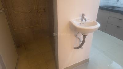 Bathroom Image of 380 Sq.ft 1 BHK Apartment / Flat for rent in Bhandup West Mumbai for Rs. 23000