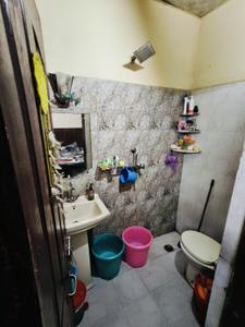 Bathroom Image of 850 Sq.ft 2 BHK Apartment / Flat for sale in Unione Residency, Nai Basti Dundahera Ghaziabad for Rs. 3000000