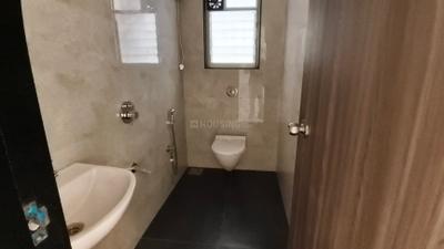 Bathroom Image of 600 Sq.ft 1 BHK Apartment / Flat for sale in Malad West Mumbai for Rs. 12200000