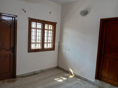 Bedroom Image of 1100 Sq.ft 2 BHK Builder Floor for rent in Palavakkam, Sholinganallur Chennai for Rs. 32000