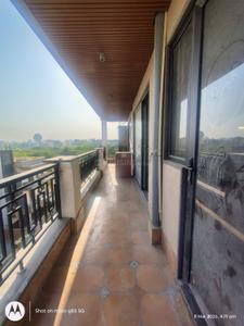 Balcony Image of 2700 Sq.ft 4 BHK Builder Floor for rent in Pitampura New Delhi for Rs. 125000